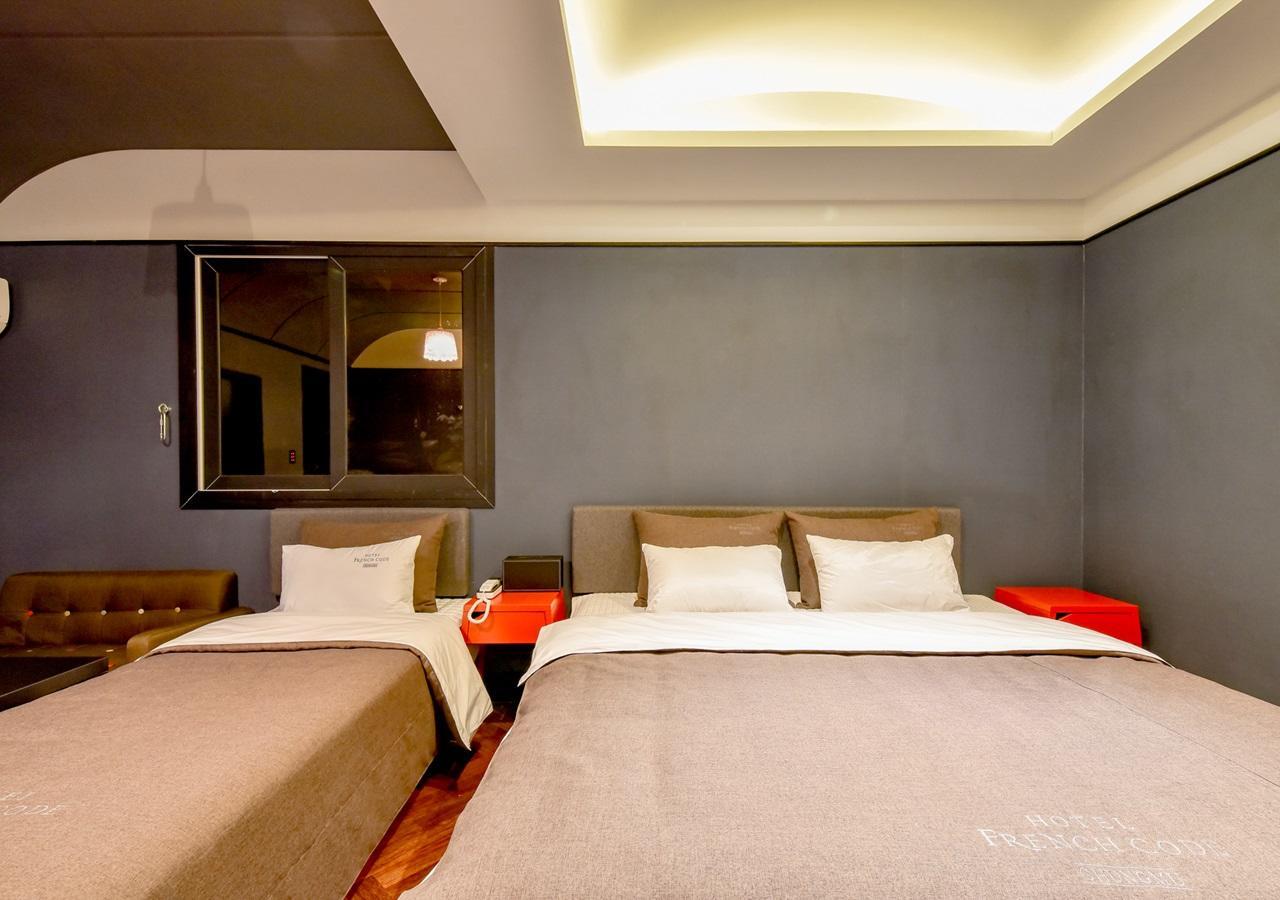 French Code Hotel Чханвон Екстер'єр фото