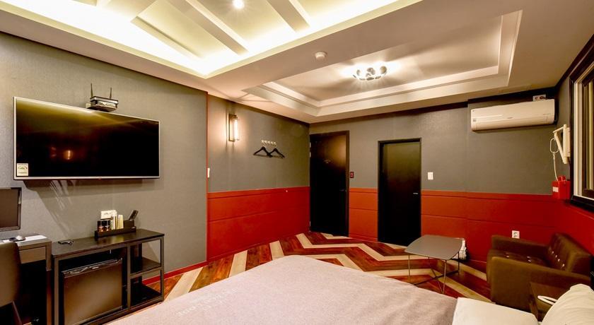 French Code Hotel Чханвон Екстер'єр фото