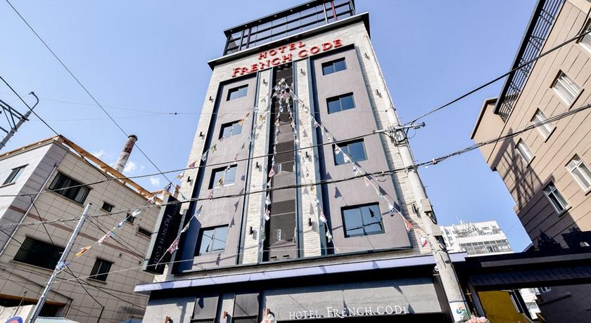 French Code Hotel Чханвон Екстер'єр фото