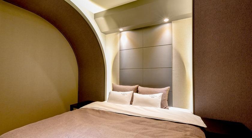 French Code Hotel Чханвон Екстер'єр фото
