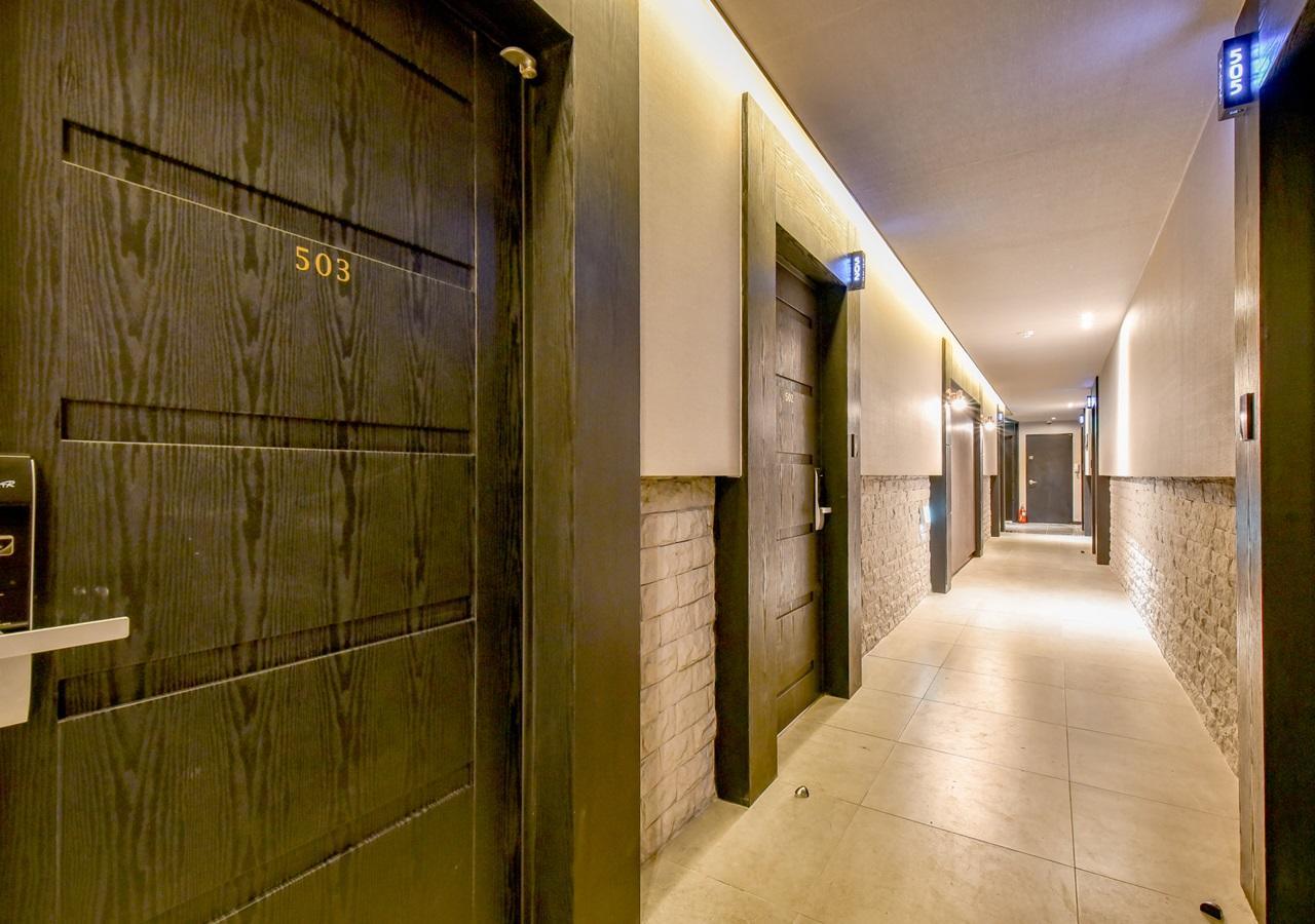 French Code Hotel Чханвон Екстер'єр фото