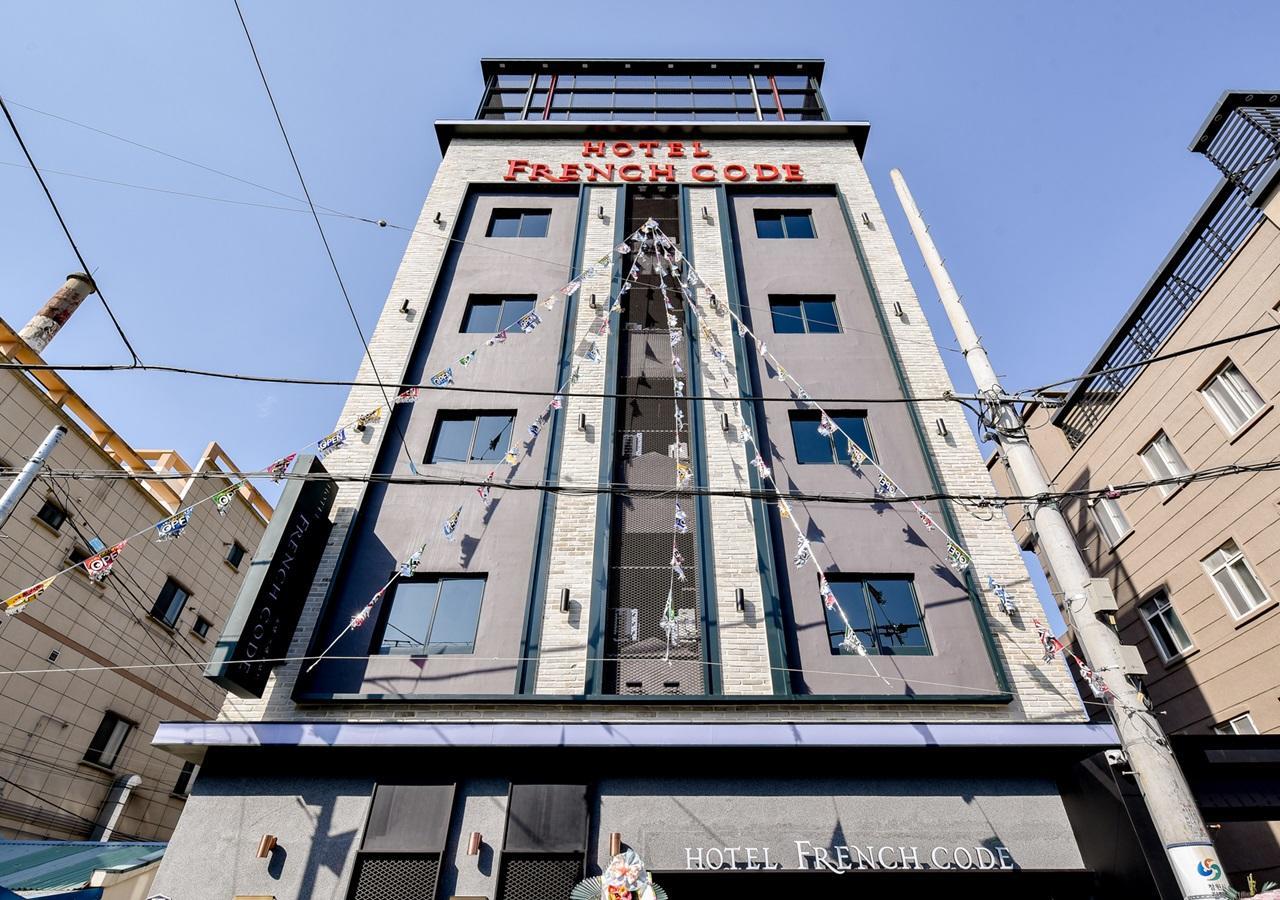 French Code Hotel Чханвон Екстер'єр фото