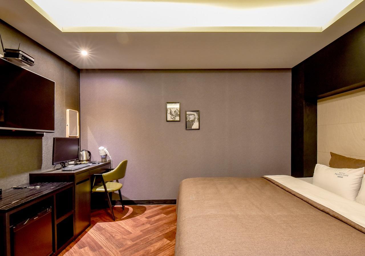 French Code Hotel Чханвон Екстер'єр фото